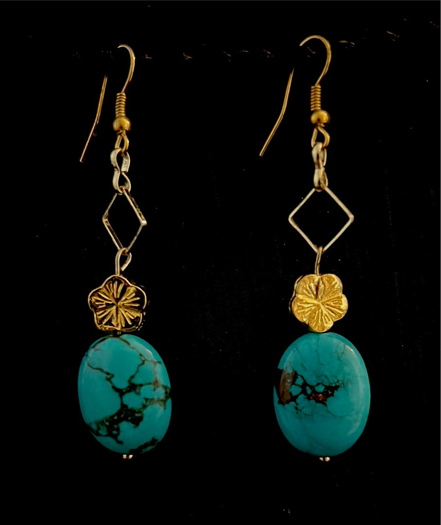 Turquoise beads with gold metal flower